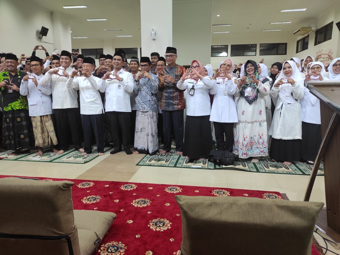 Penutupan Pesantren Ramadan Pelajar Nasional 2025  di MATJ Semarang, Taj Yasin Ajak Rohis Beri Motivasi Kesehatan Mental Siswa