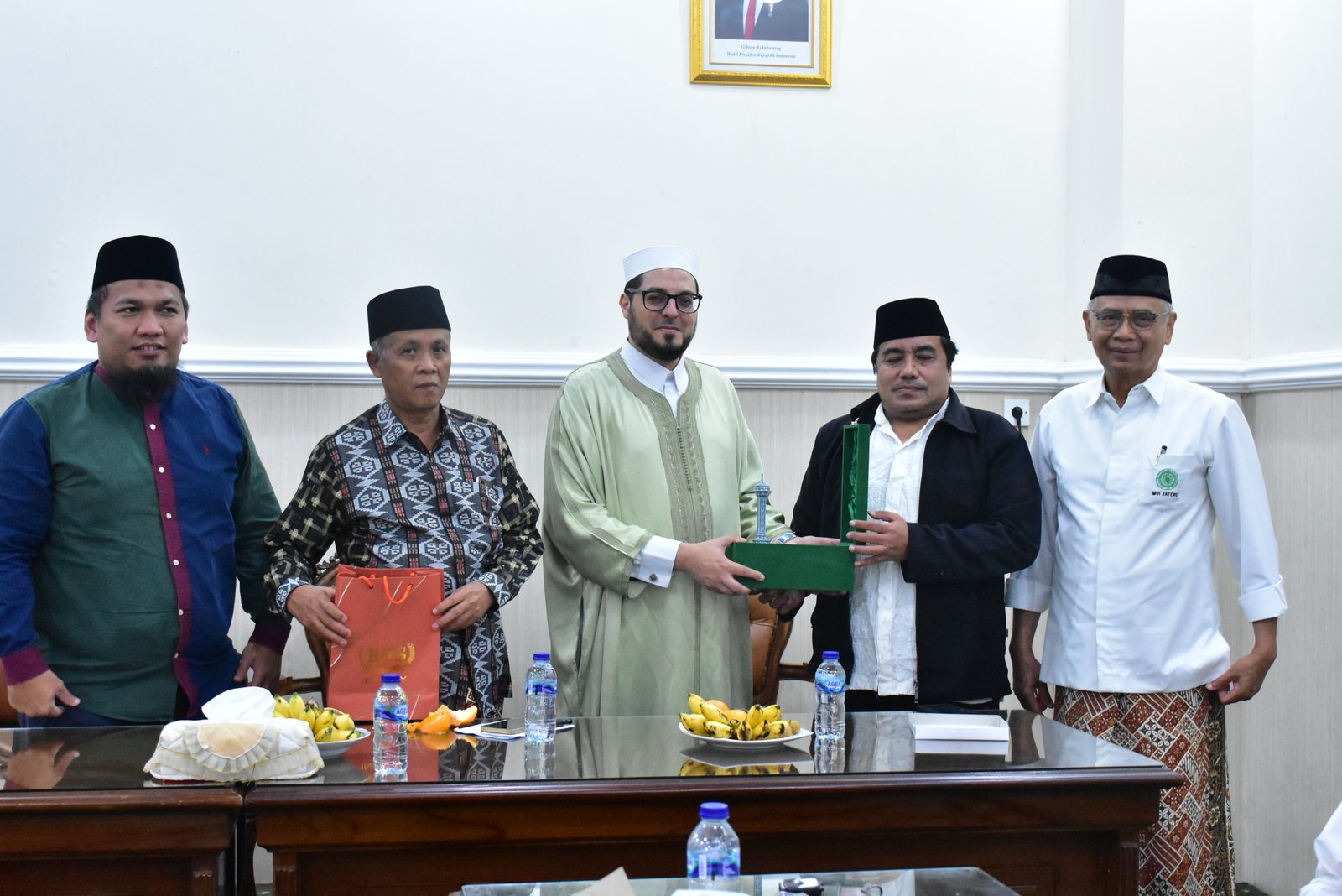 Kunjungan Prof. Dr. Muhammad Bela’o dari United Kingdom Disambut Hangat di MAJT