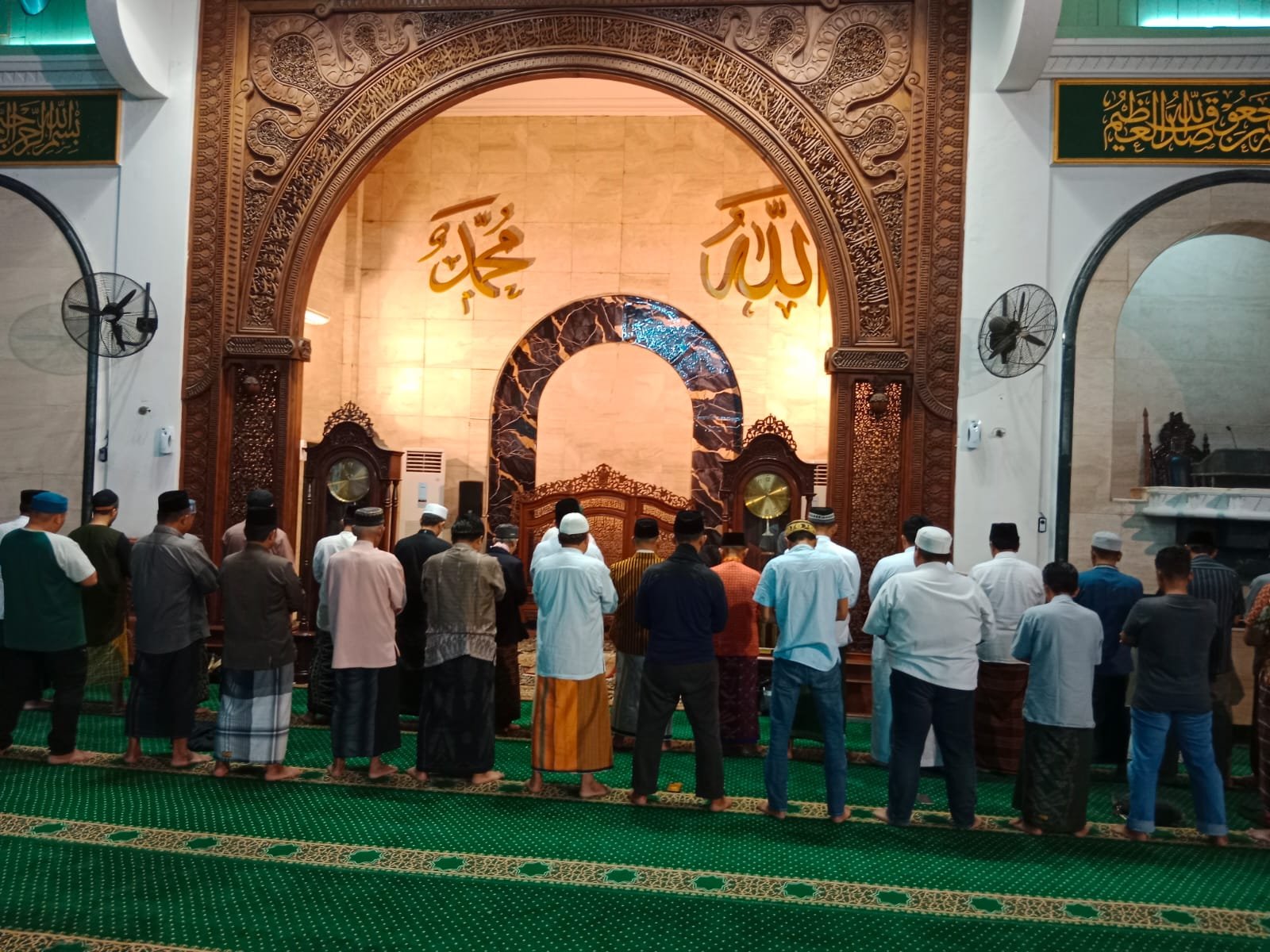 Berburu Lailatul Qadar di Malam Selikur, Masjid Agung Jawa Tengah Dipadati Jamaah Iktikaf