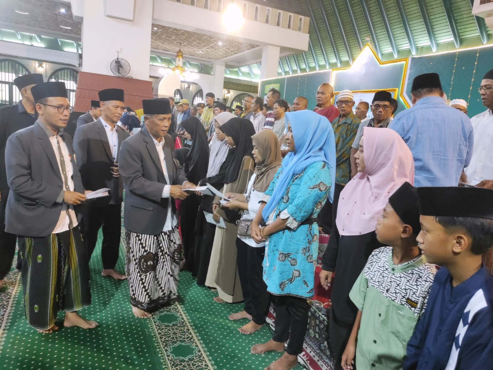 Penyaluran Zakat Perdana, LAZ MAJT Sudah Tebar Manfaat untuk 99 Mustahik